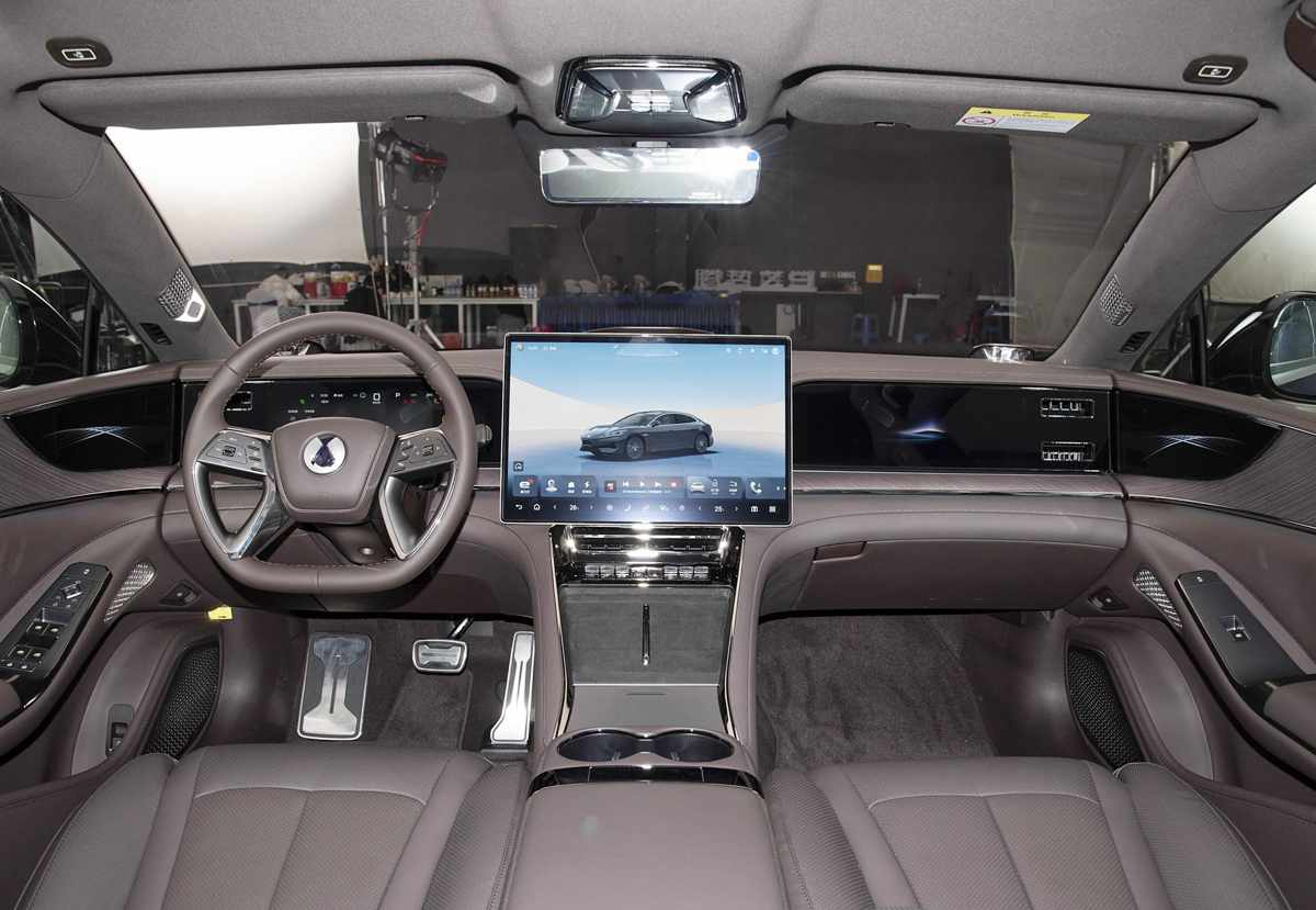 BYD Denza Z9 Sedán