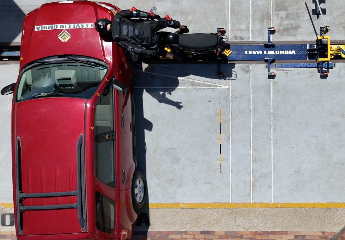 Cesvi Colombia crash test motocicletas
