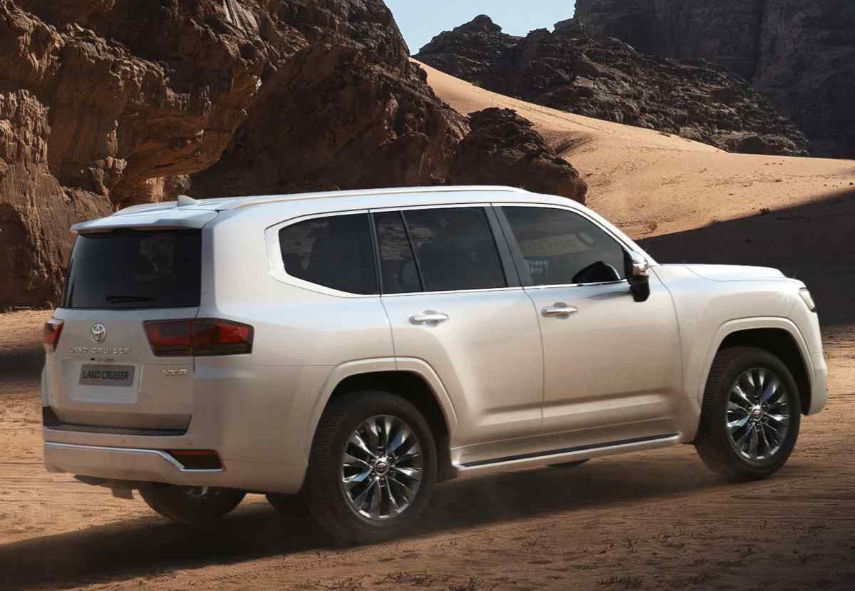 Toyota Land Cruiser 300 2025