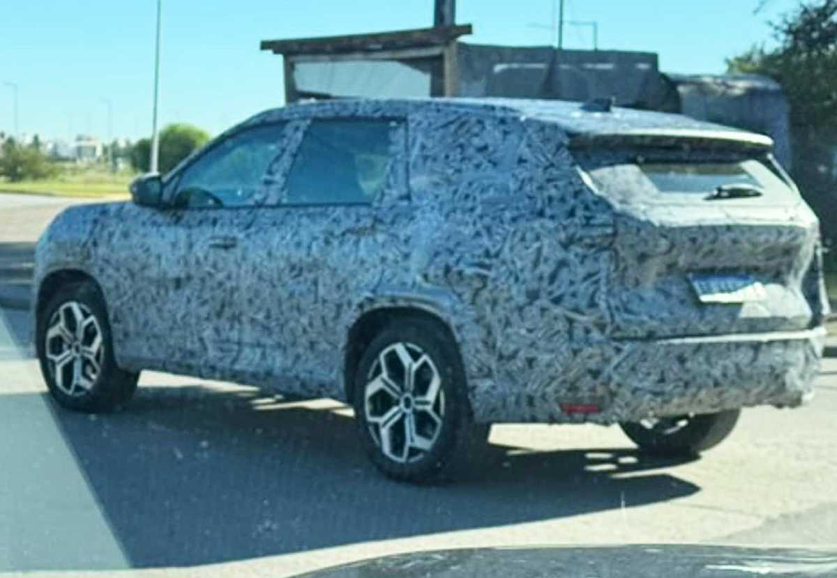 Renault SUV híbrido América Latina renders y fotos espía