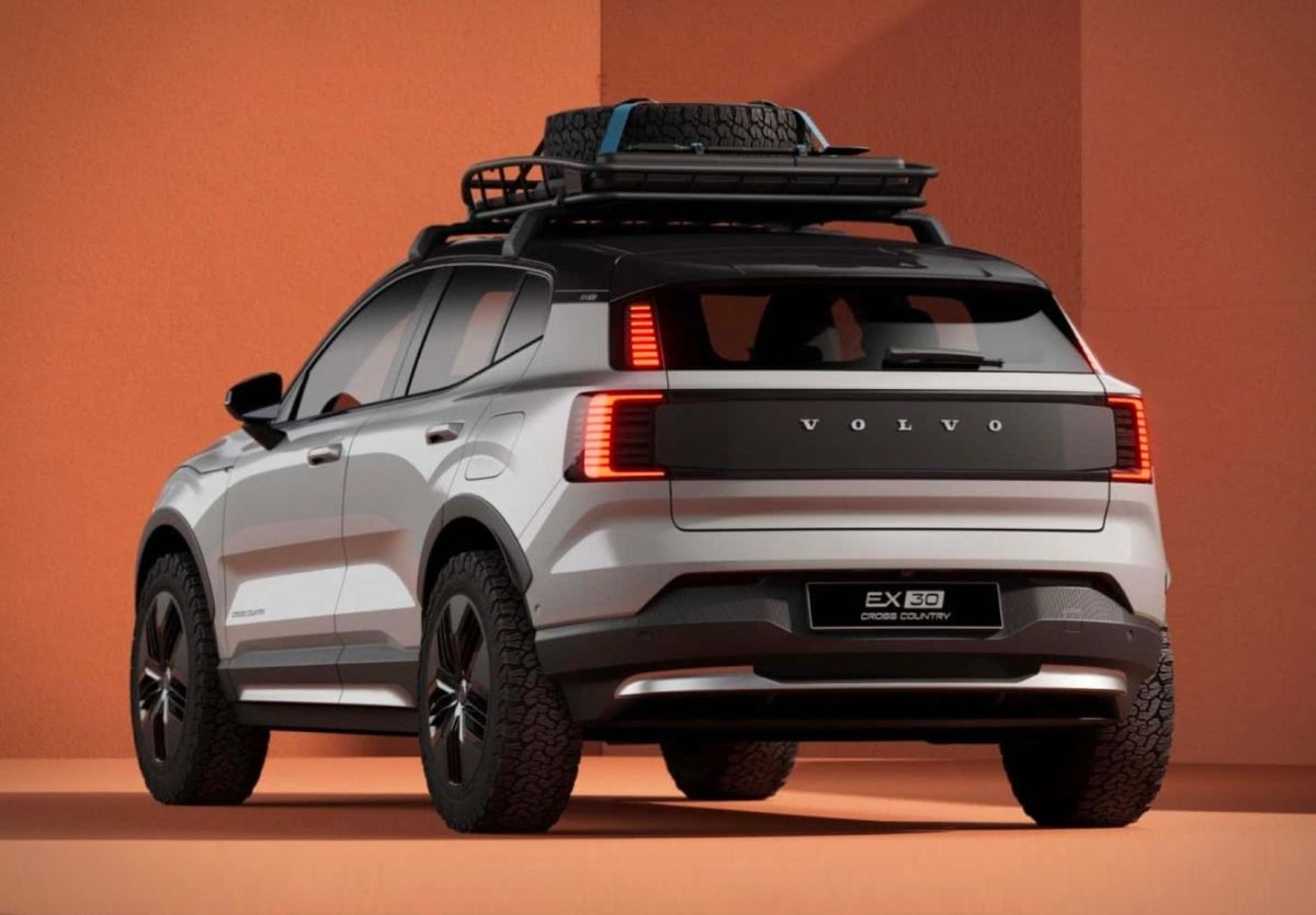 Volvo EX30 Cross Country