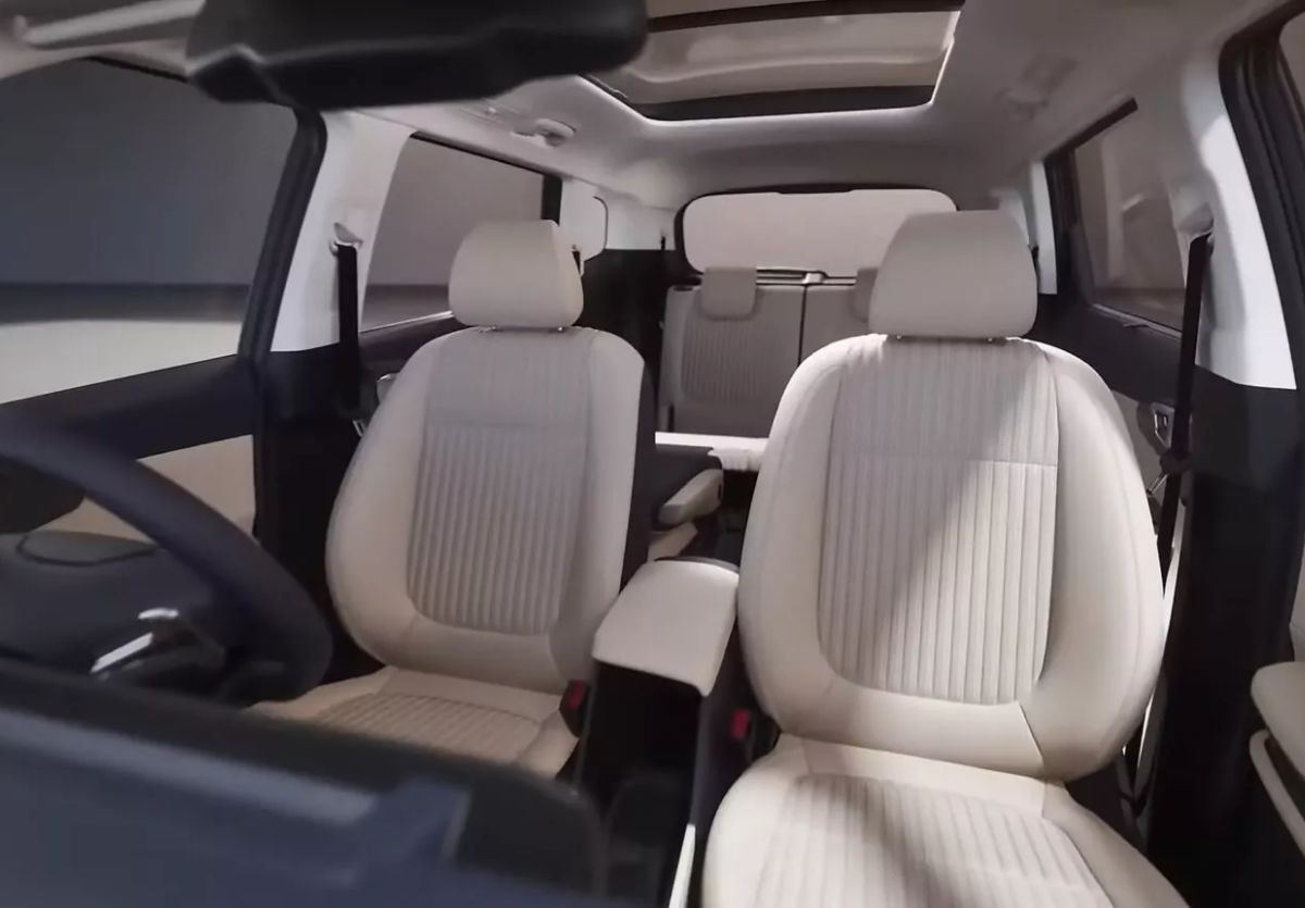 Kia Carens Clavis 2026