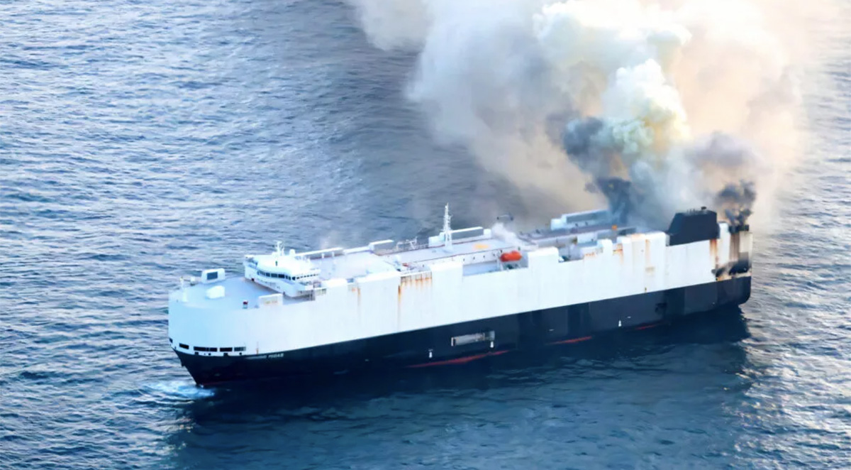 Barco carros eléctricos Incendio