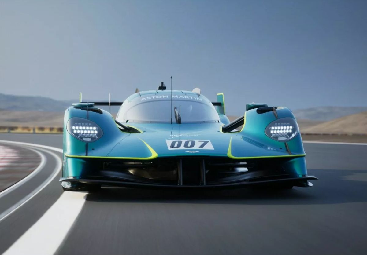 Aston Martin Valkyrie LM 2025