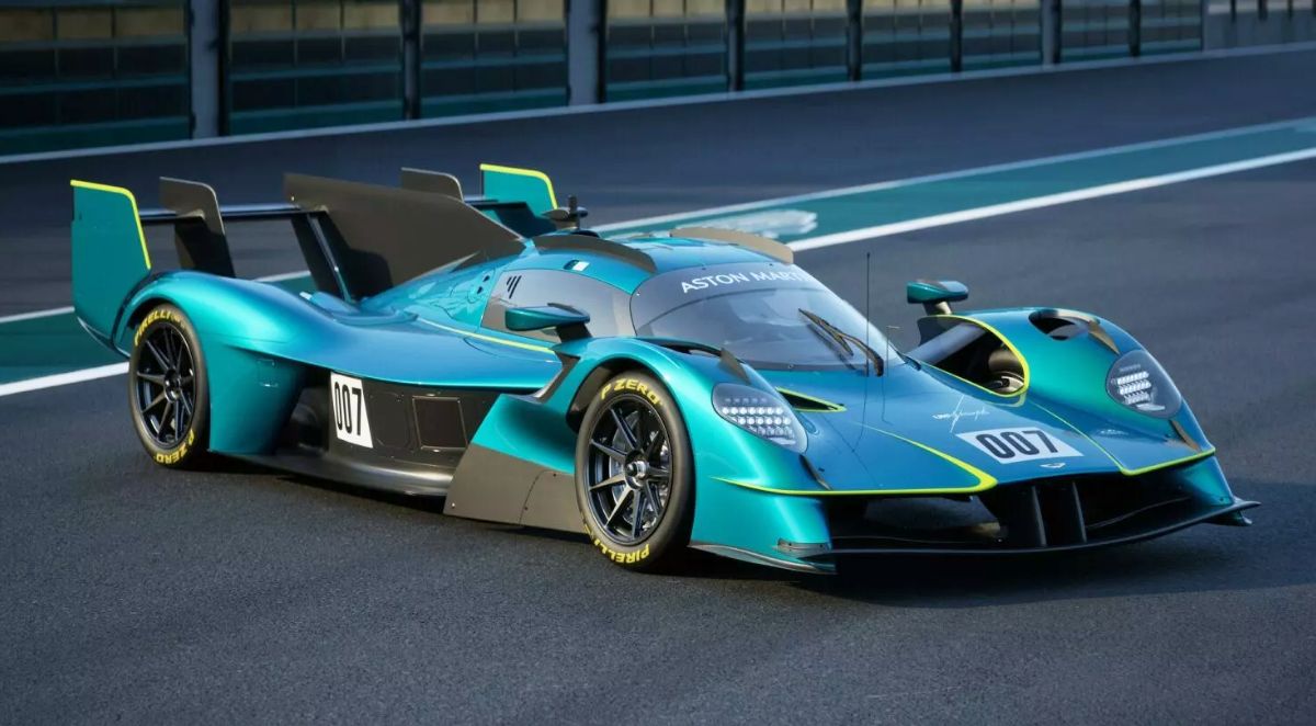 Aston Martin Valkyrie LM 2025