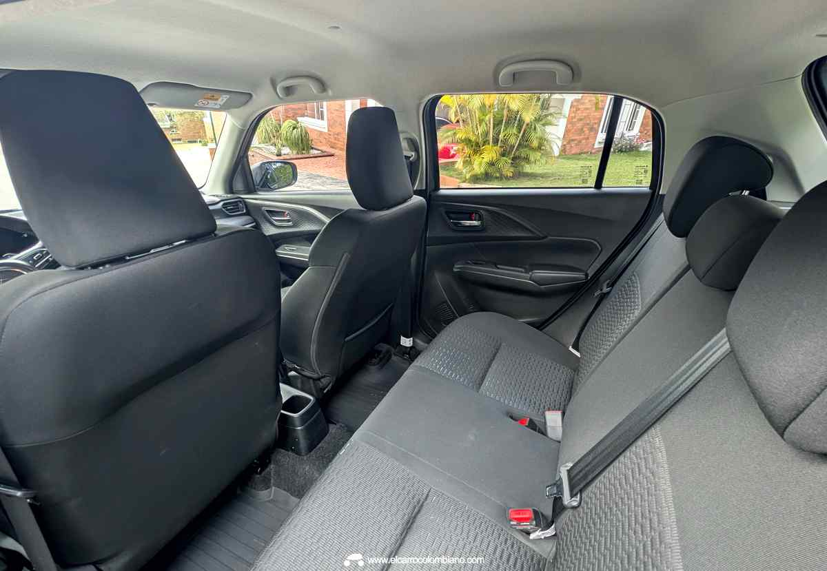 Suzuki Swift Híbrido 2025 Colombia prueba de manejo video