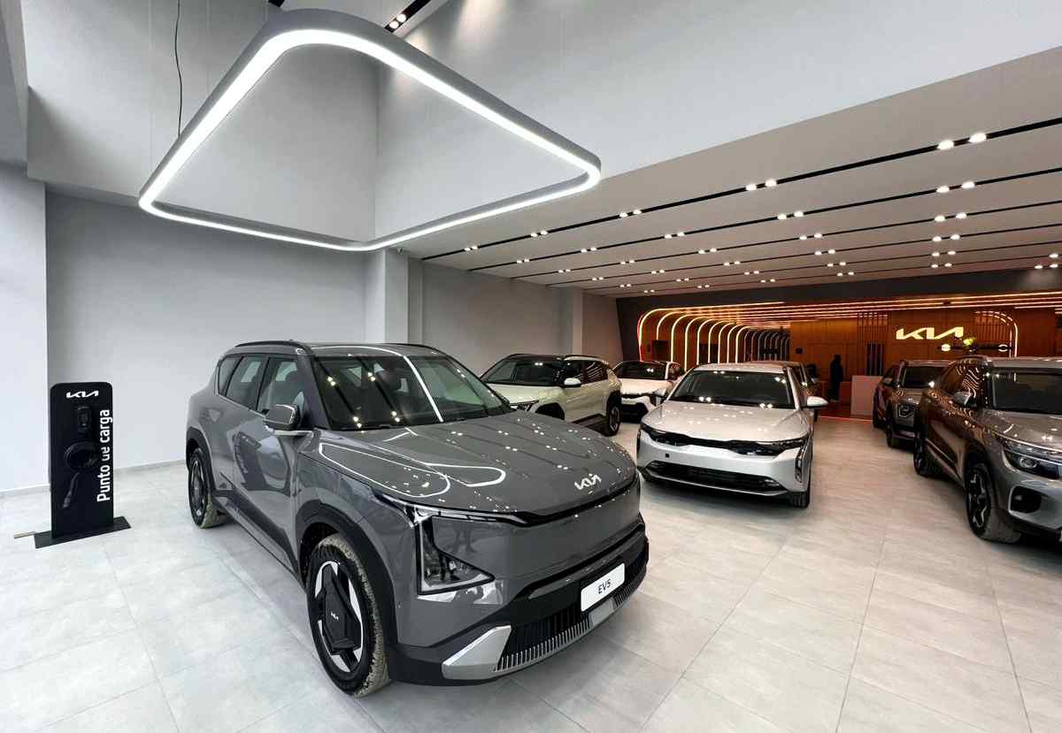 Kia Autoniza concesionario La Felicidad Bogotá