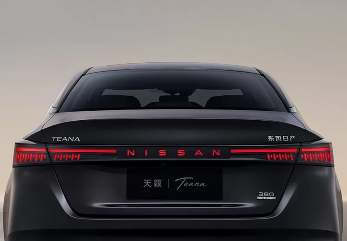 Nissan Teana 2026