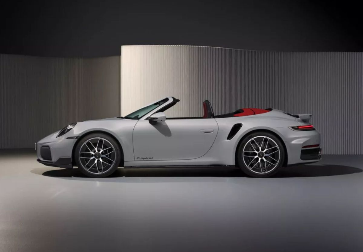 Porsche 911 Turbo S Hybrid