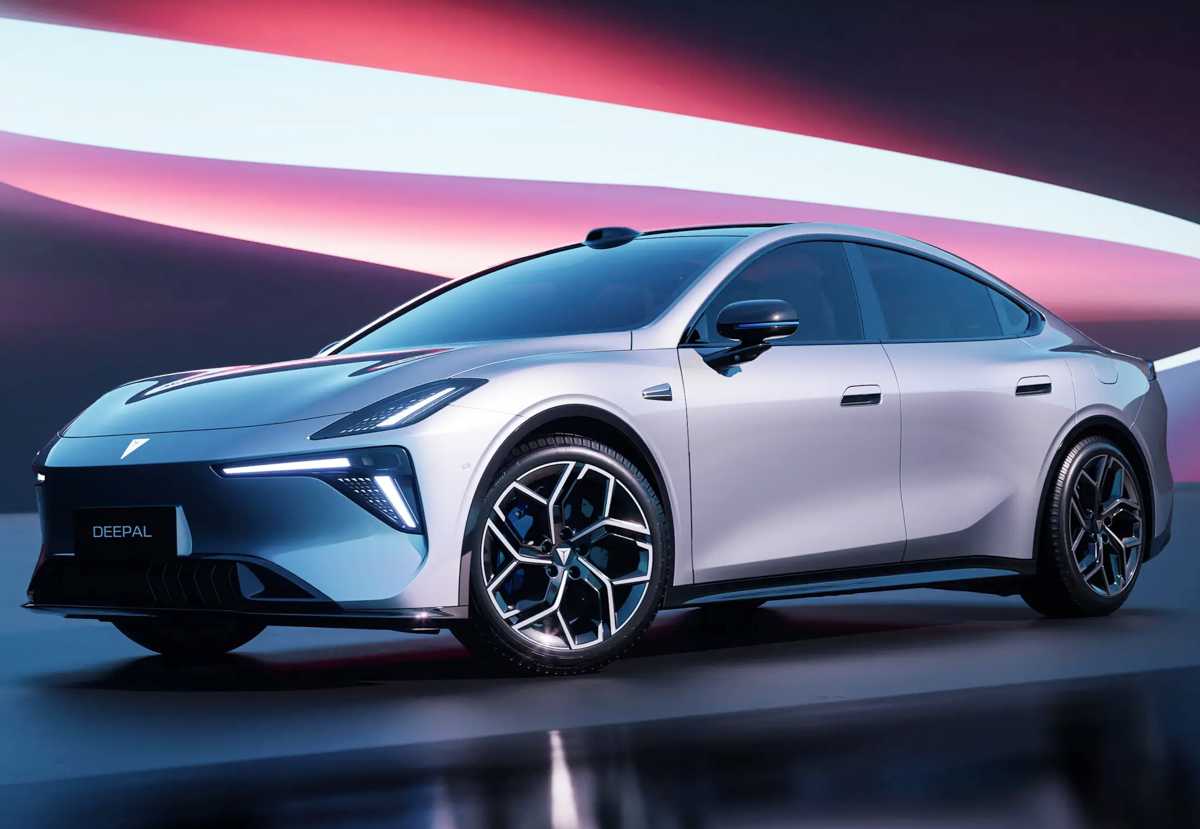 Changan Deepal L06, sedán eléctrico y de rango extendido.