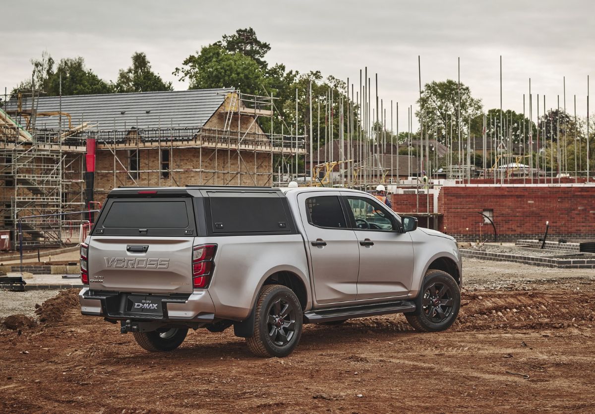 Isuzu D-Max V-Cross Commercial 2026