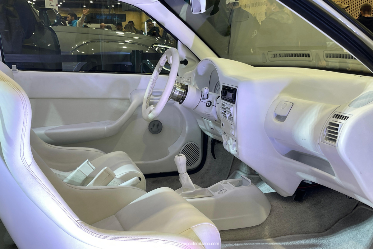 Salón del Automóvil 2025 Volkswagen Gol G2 J Balvin primer carro Rayo J Balvin Volkswagen Gol Colombia Gol segunda generación