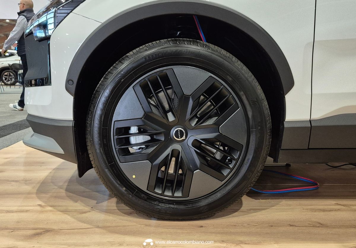 Volvo EX30 Crosscountry Colombia 2026