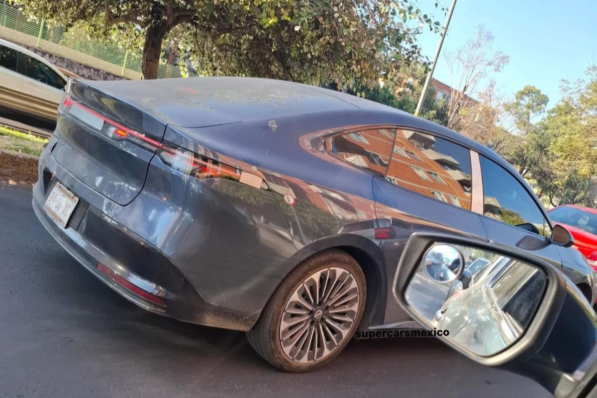 Nissan N7 Nissan N7 México sedán eléctrico Nissan auto eléctrico económico autos eléctricos en México Nissan vs BYD