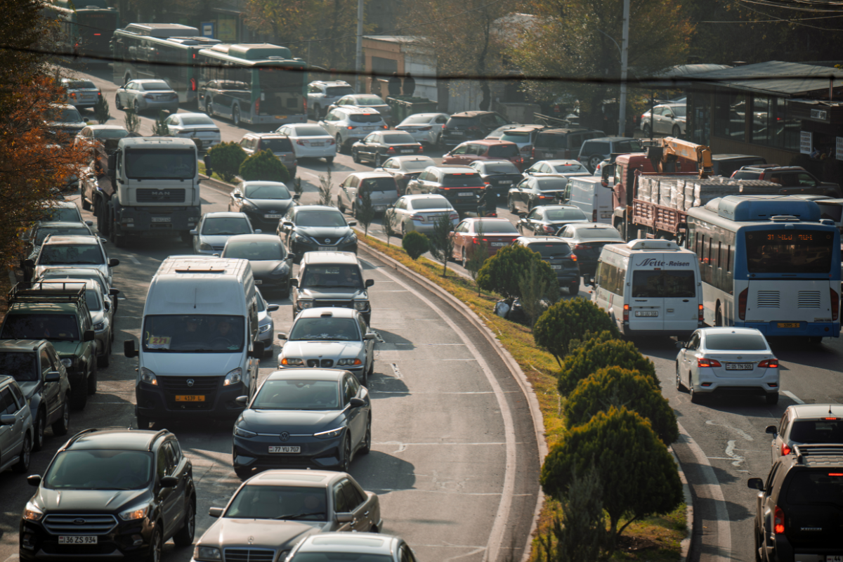 mercado automotor Latinoamérica, industria automotriz 2025, ventas de vehículos en la región, electrificación automotriz, vehículos eléctricos en Latinoamérica, mercado automotor Colombia 2025