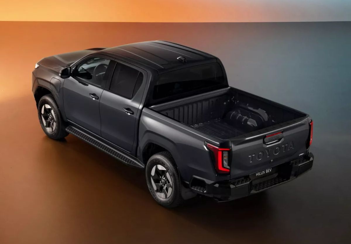 Toyota Hilux BEV