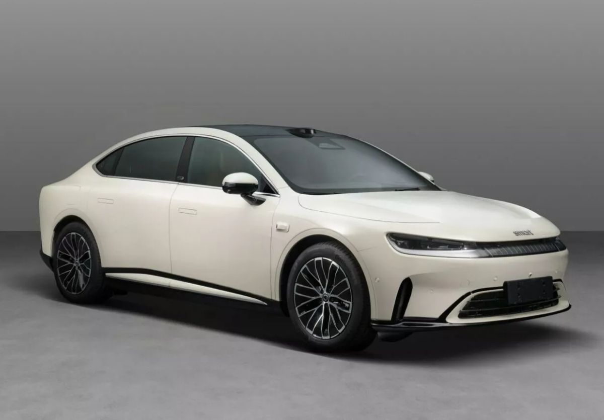 Smart # 6 sedán híbrido enchufable