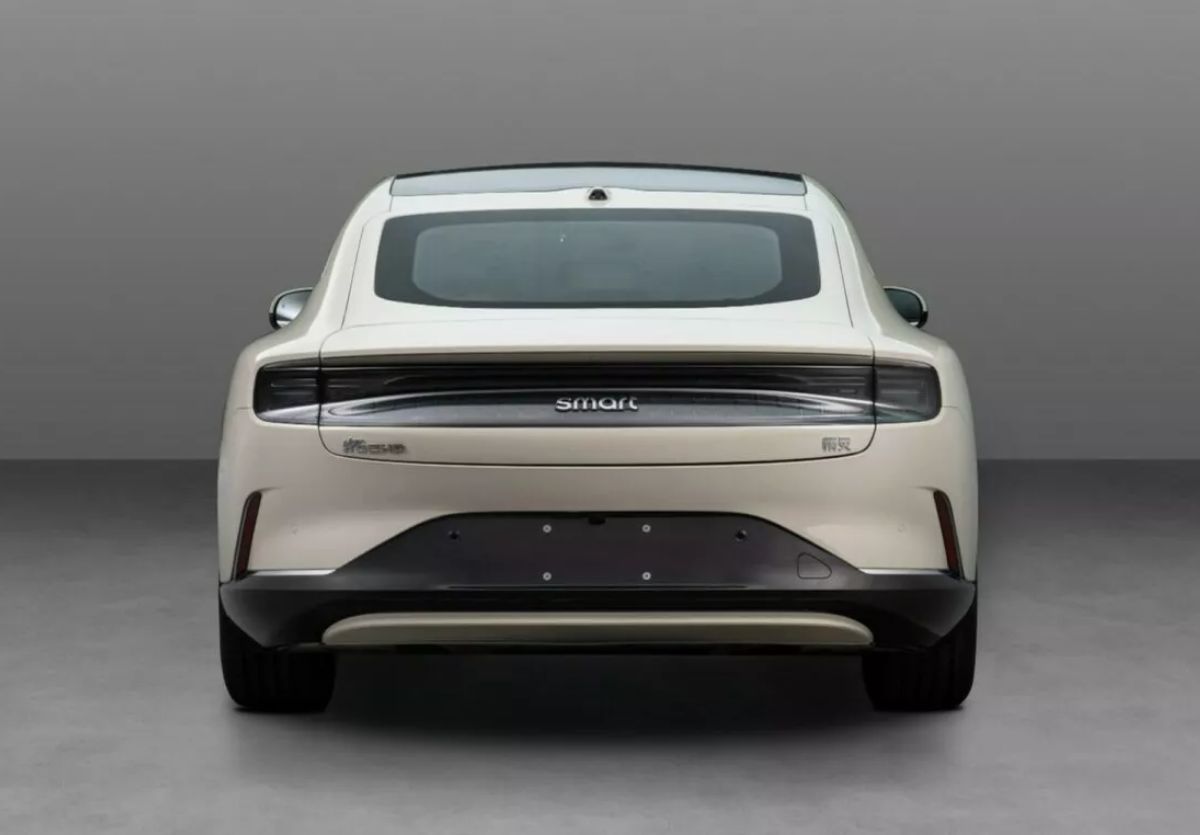 Smart # 6 sedán híbrido enchufable
