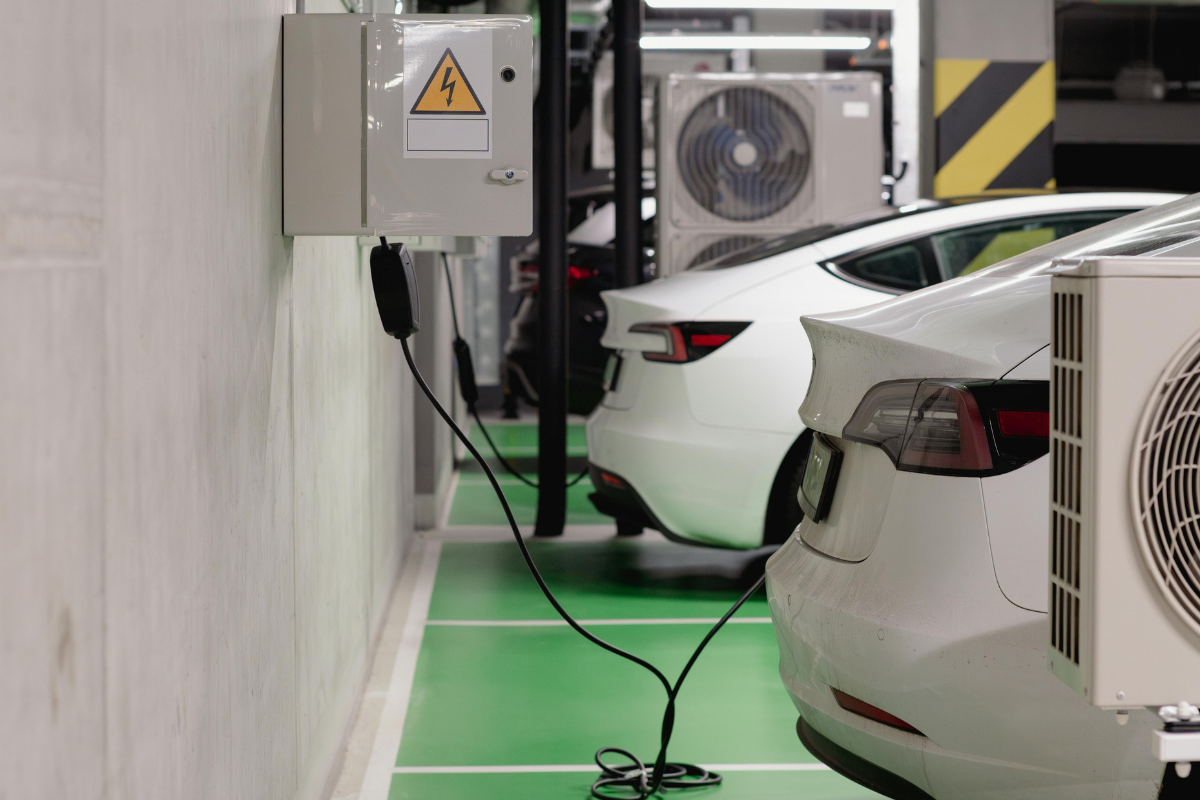 vehículos eléctricos, radiación electromagnética, seguridad eléctrica, CATARC, certificación NESTA, autos chinos, BYD, Li Auto, Aito, Xiaomi, Zeekr, movilidad sostenible, electromovilidad, pruebas ADAC, seguridad en autos eléctricos