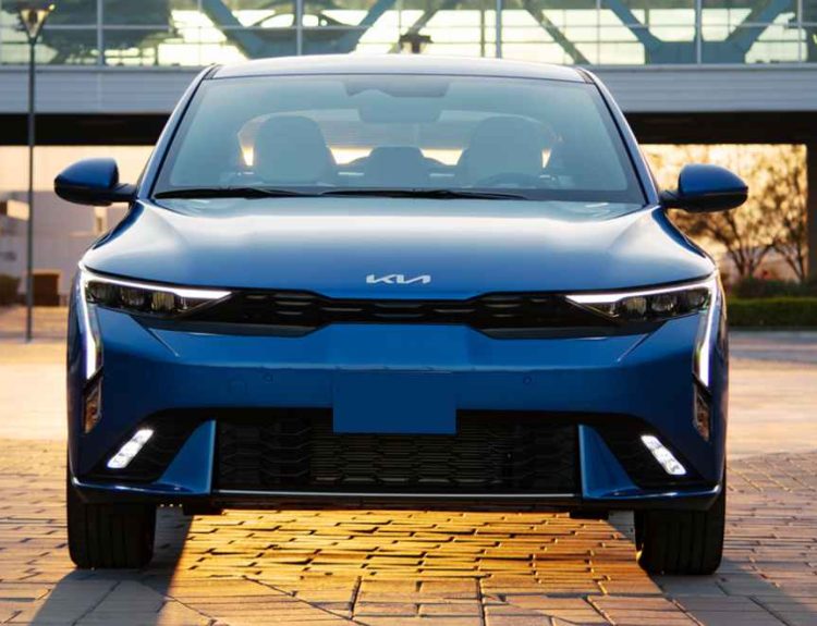 Kia K3 Colombia, precios y versiones, Kia K3 Cross, Kia K3 Sedán