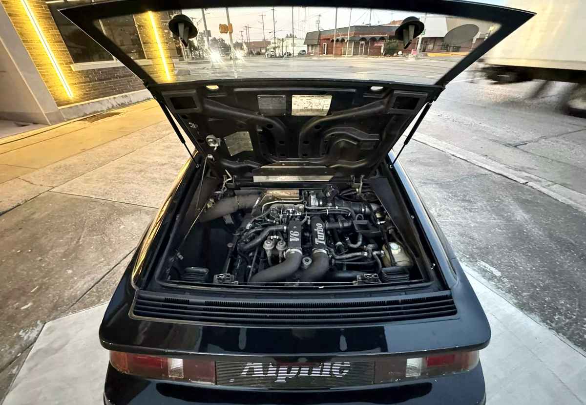 Renault Alpine GTA Turbo, rareza en Estados Unidos, interior