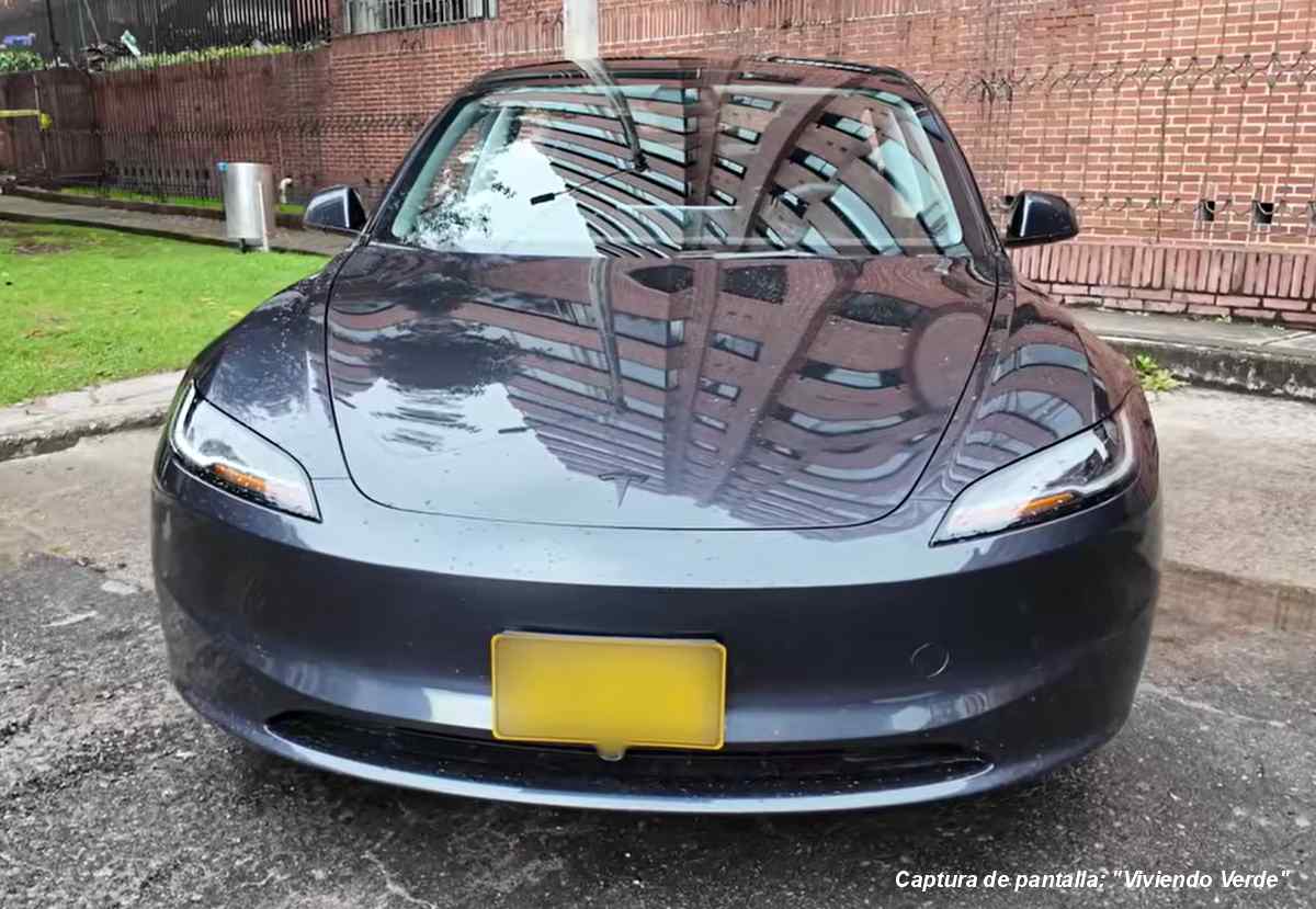 Primer Tesla Model 3 entregado en Colombia.