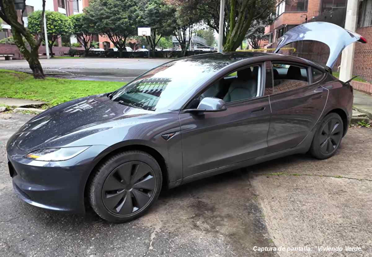 Primer Tesla Model 3 entregado en Colombia.