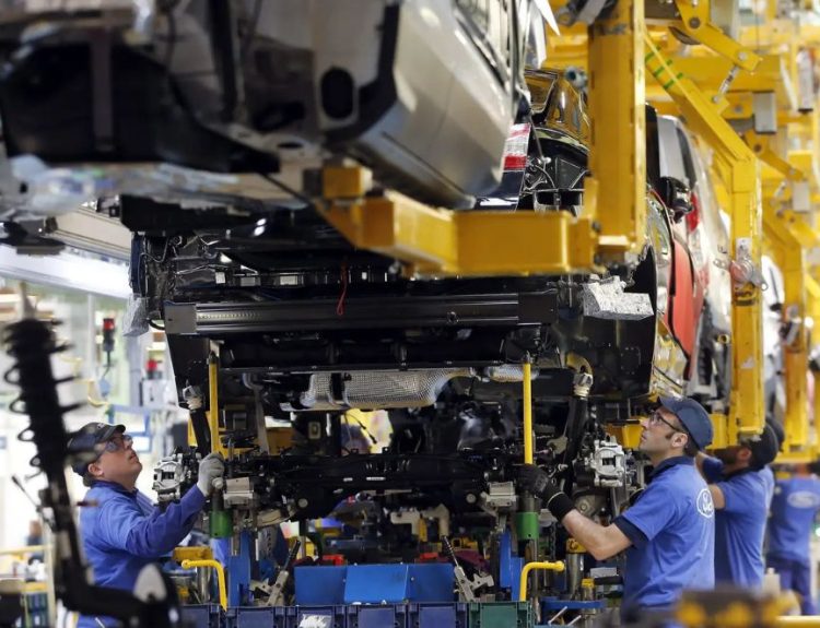 Ford Geely alianza 2026