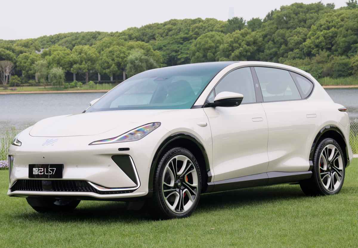 IM LS7 SUV eléctrico frontal