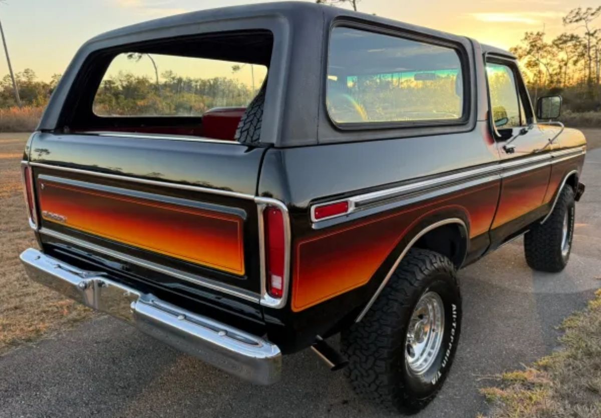 Ford Bronco 1978 restaurado 2026
