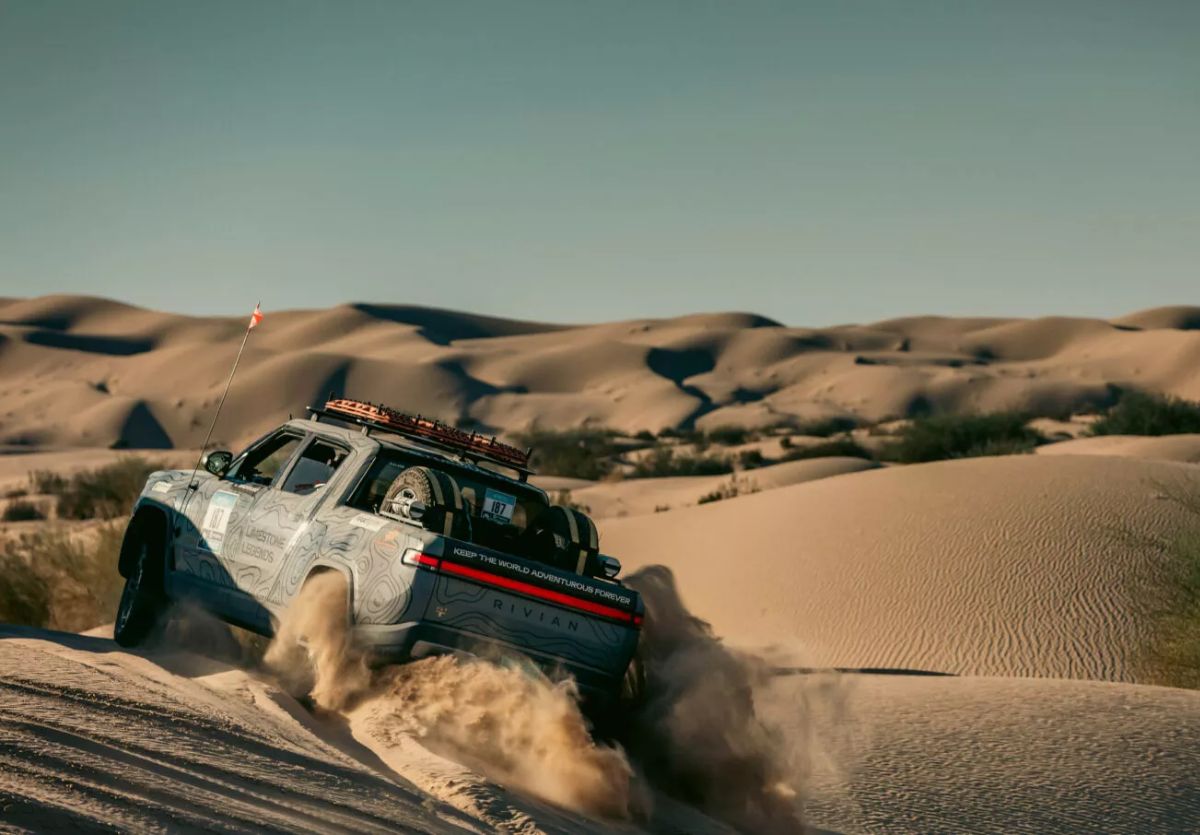 Rivian división de rendimiento 2026