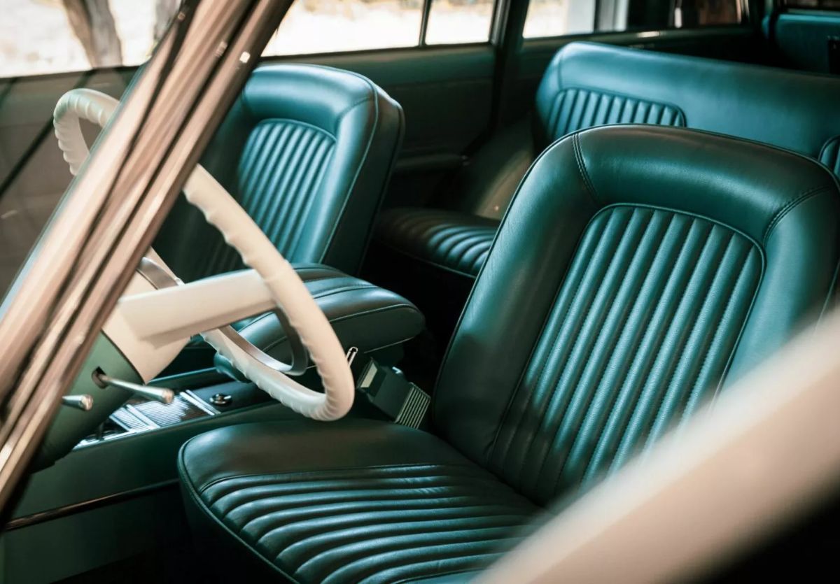 Jeep Super Wagoneer restomod 2026