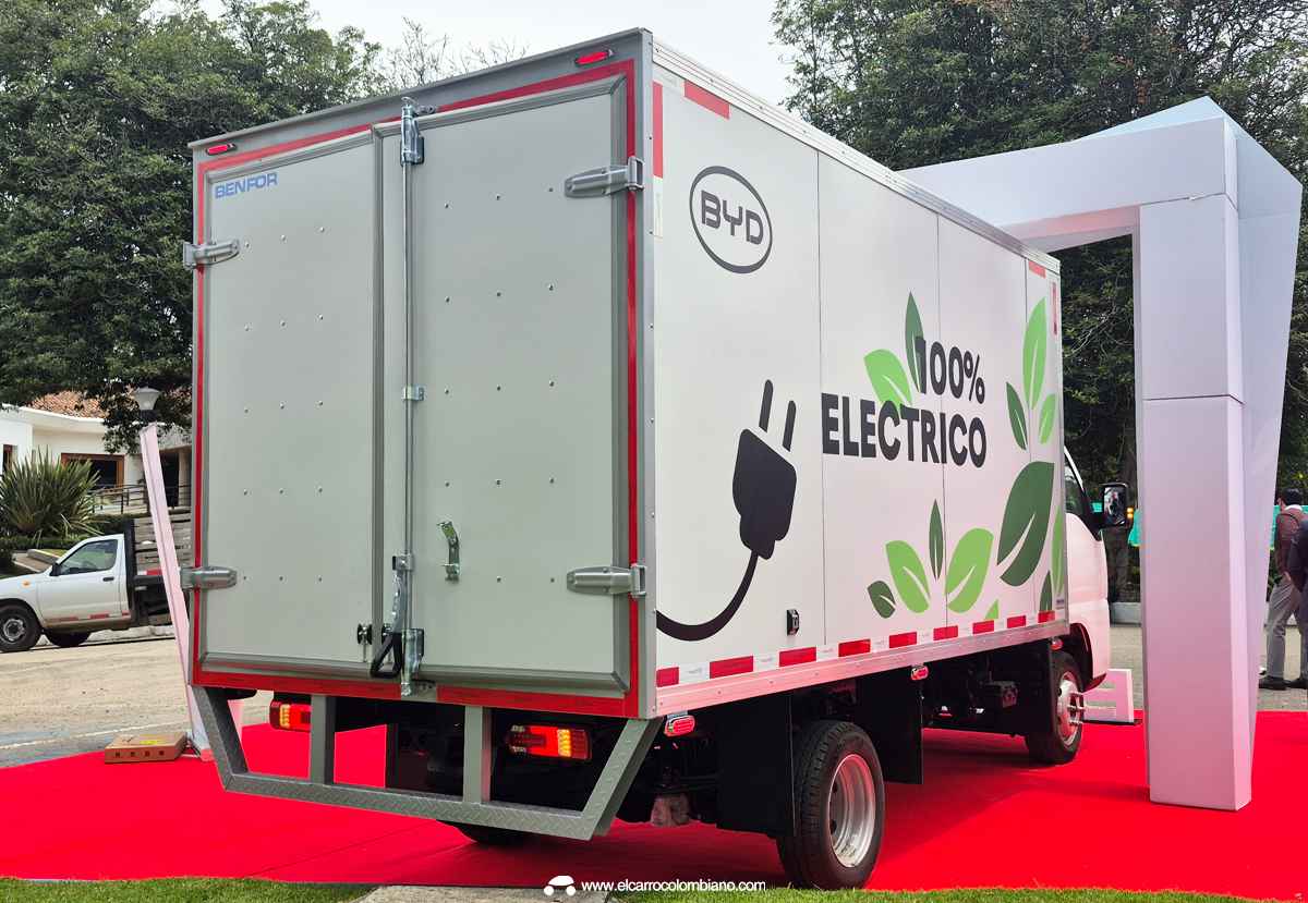 BYD T35, vista trasera