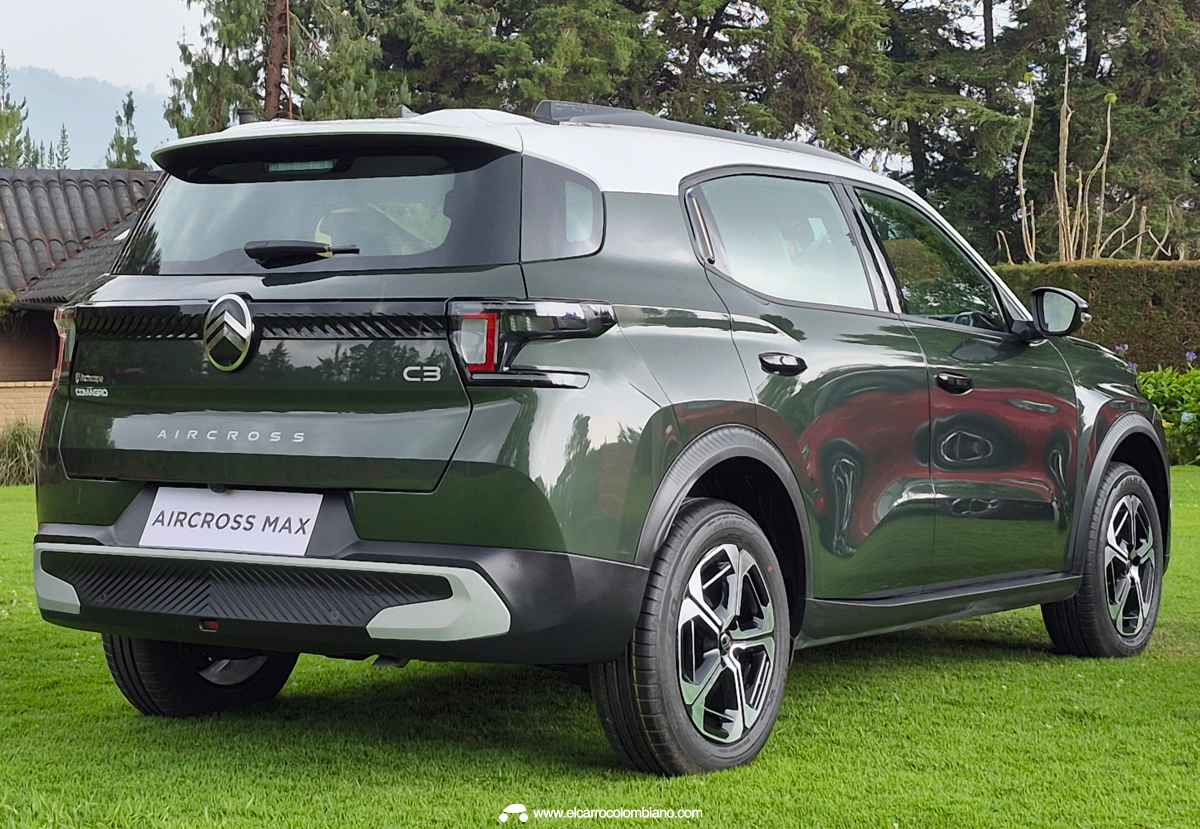 Citroën C3 Aircross MAX Híbrida, vista trasera 3/4