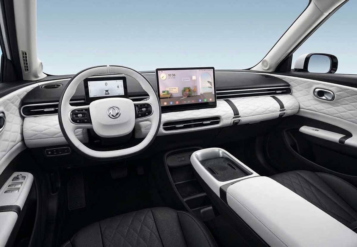 Dongfeng Box, carro eléctrico barato, interior tablero y pantallas