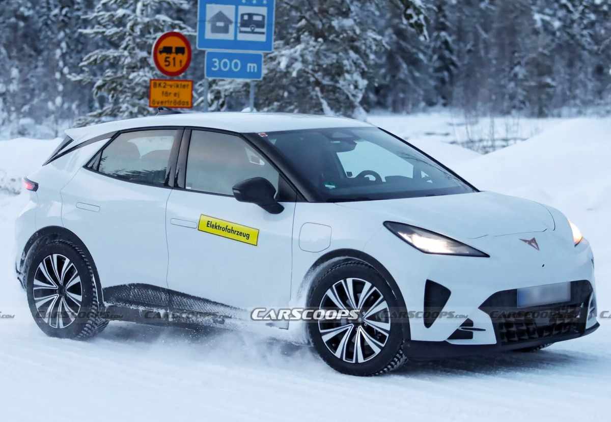 Cupra Raval eléctrico, fotos espía en pruebas, vista frontal 3/4