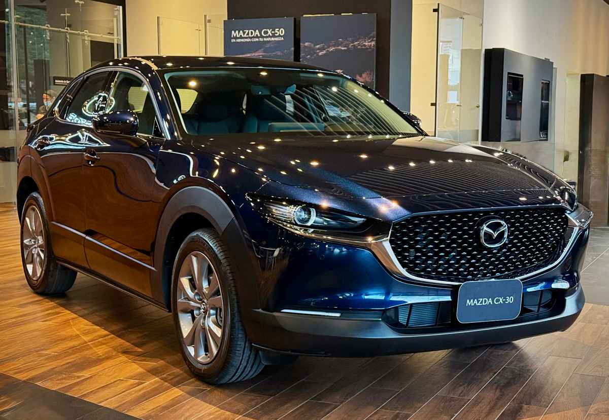 Mazda CX-30 azul