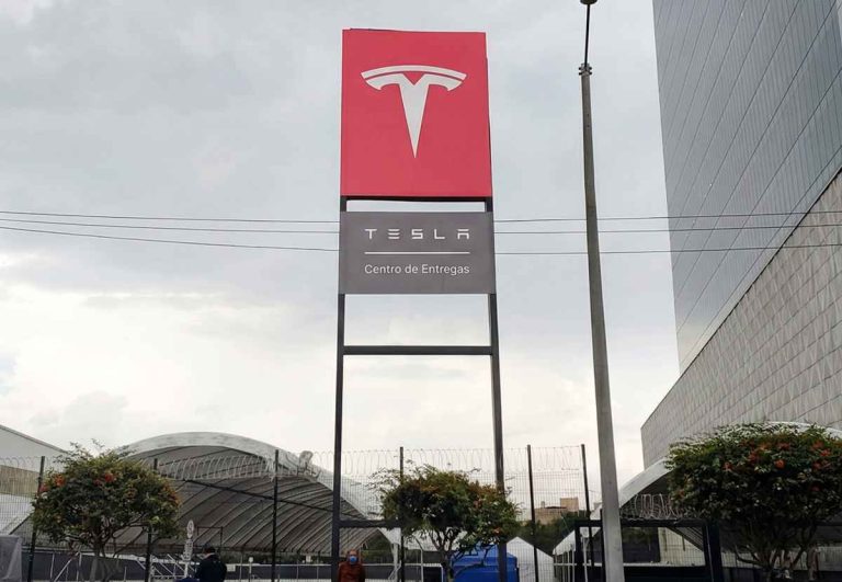 ¿Qué pasa con Tesla en Colombia? La verdadera razón tras las demoras y ...