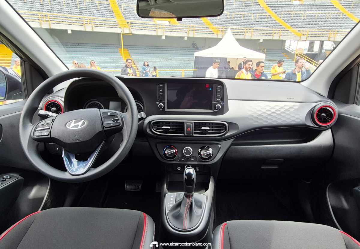 Hyundai Grand i10 2026 Colombia, vista interior tablero pantallas