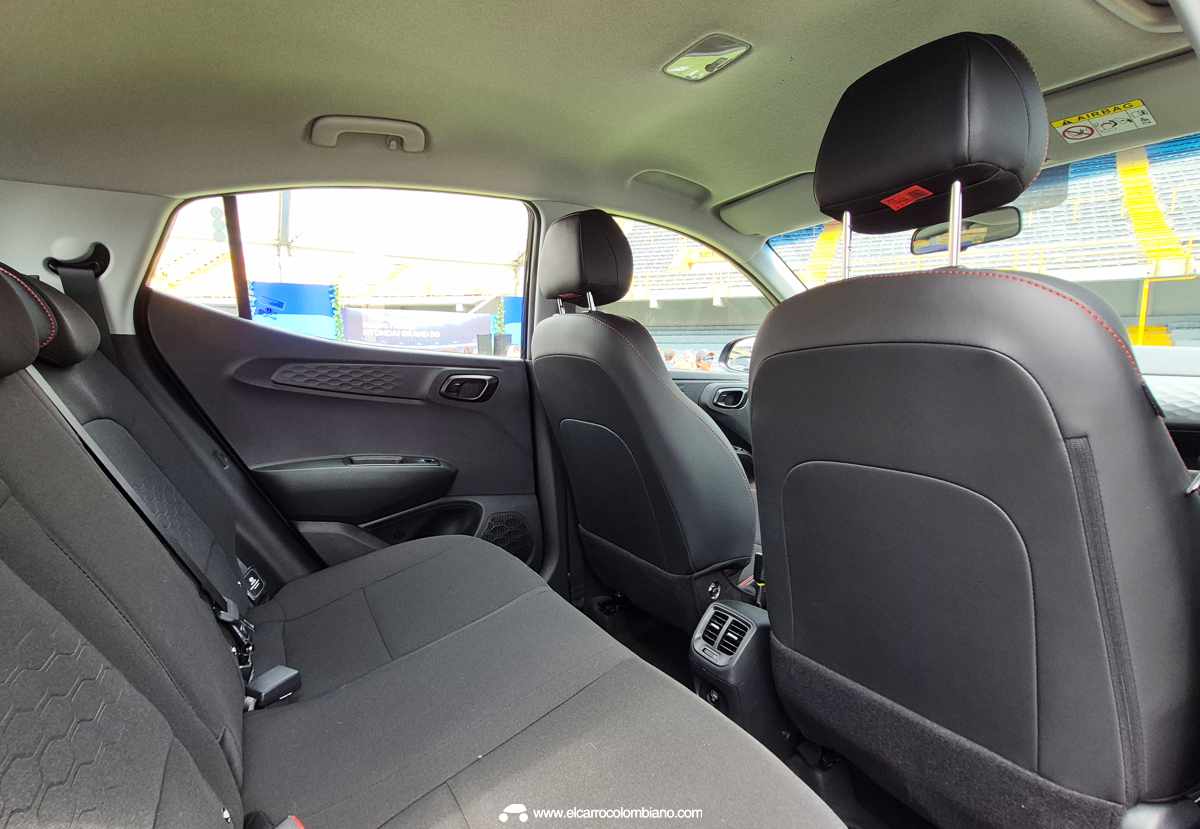 Hyundai Grand i10 2026 Colombia, vista interior asientos traseros