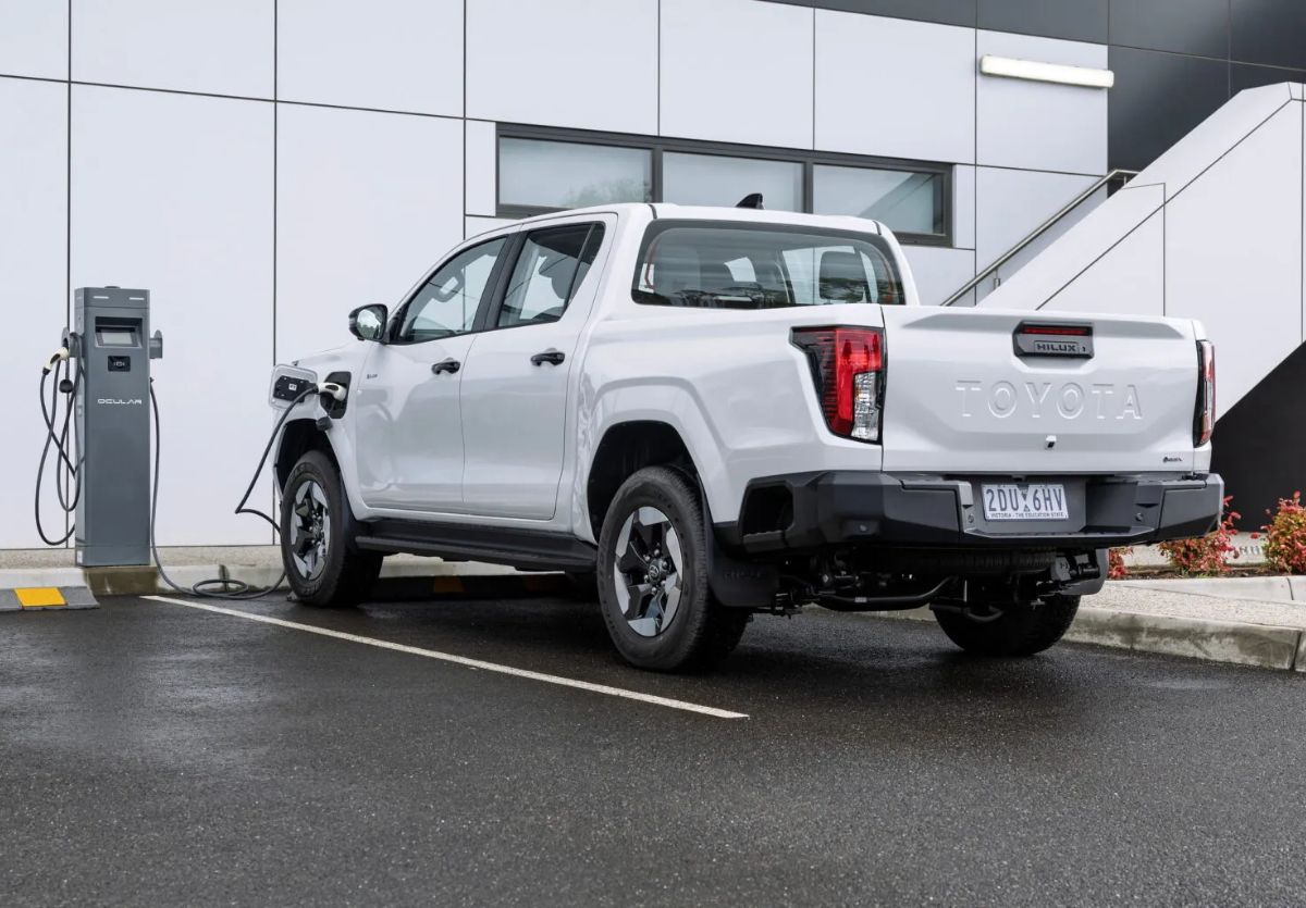Toyota Hilux eléctrica 2026