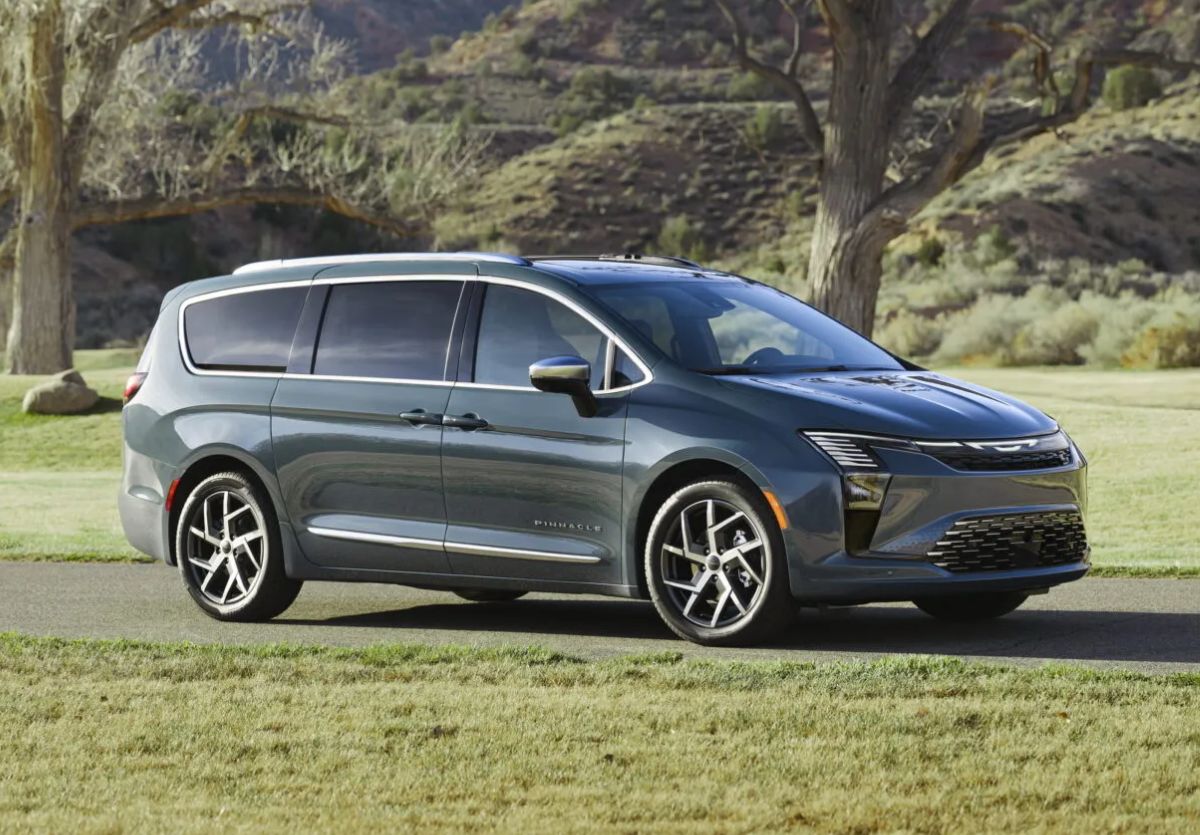Chrysler Pacifica 2027