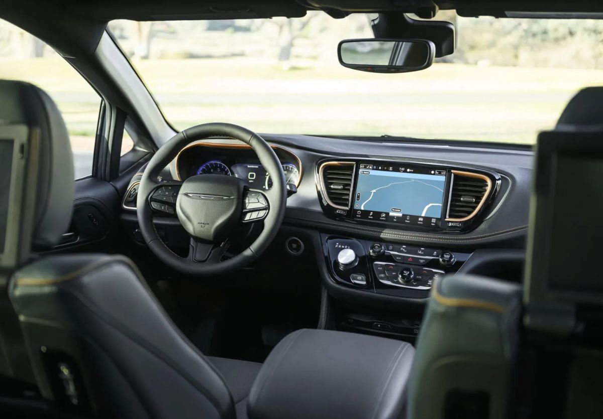 Chrysler Pacifica 2027