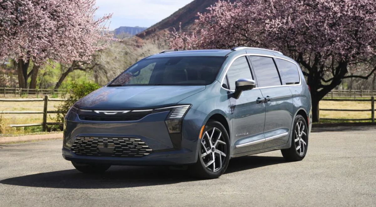 Chrysler Pacifica 2027