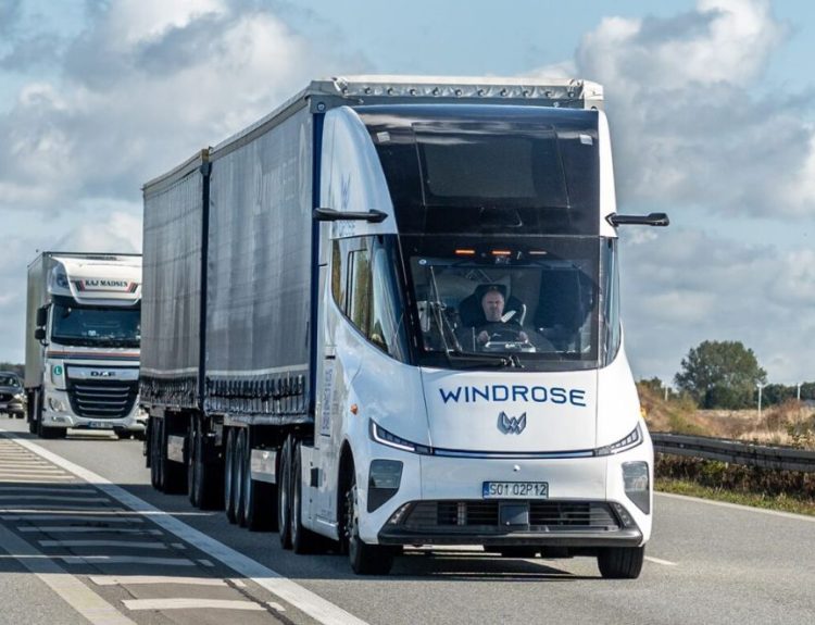 Windrose camión eléctrico chino en Estados Unidos