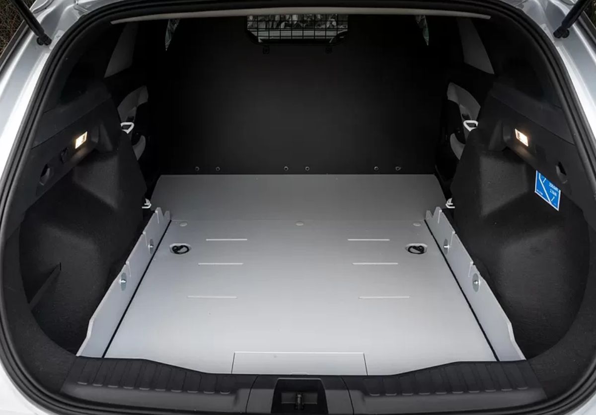 Ford Explorer Van 2026 eléctrico