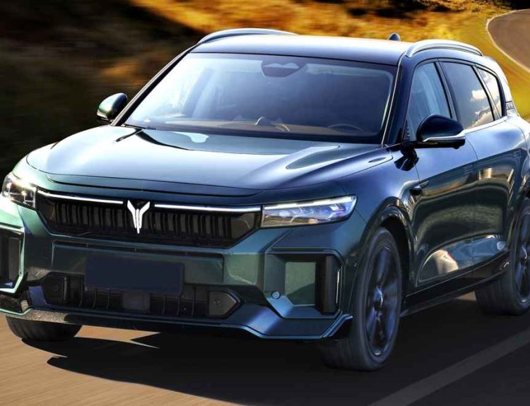 Vista dinámica de tres cuartos delantera de la nueva Voyah Free 318 color verde bosque metalizado, circulando por una carretera de montaña al atardecer. Se aprecia su imponente frontal y luces LED encendidas.