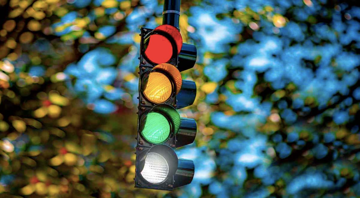 Semáforo luz blanca carros autónomos