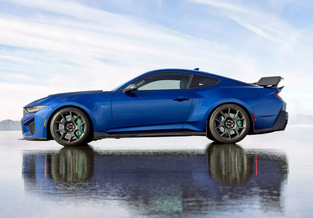 Ford Mustang Dark Horse SC 2026