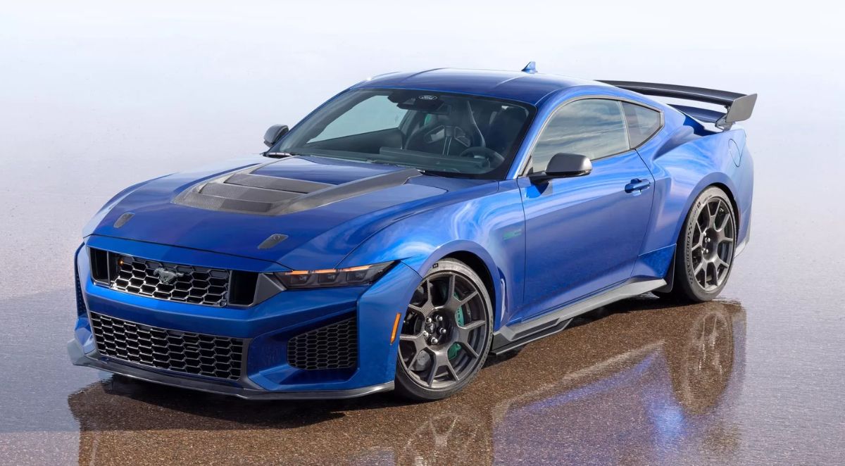 Ford Mustang Dark Horse SC 2026